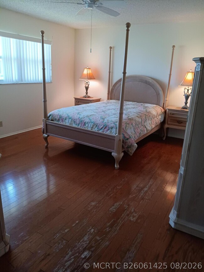Foto del edificio - 5730 Fernley Dr E