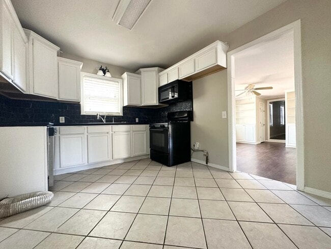 Building Photo - 3314 32nd St