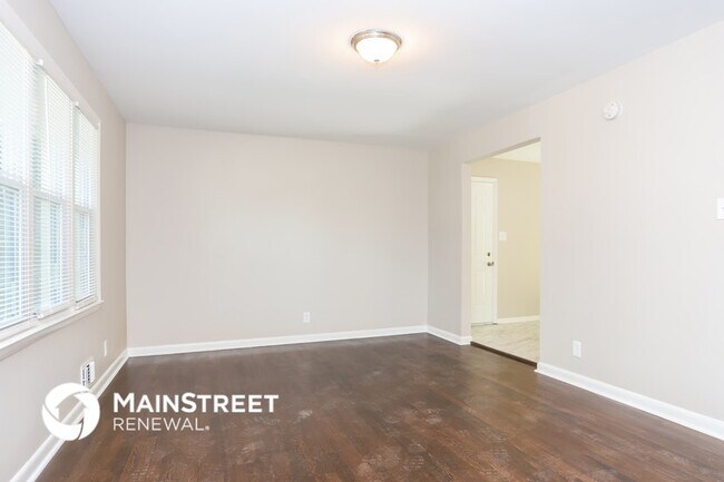 Foto del edificio - 6033 Hillandale Dr