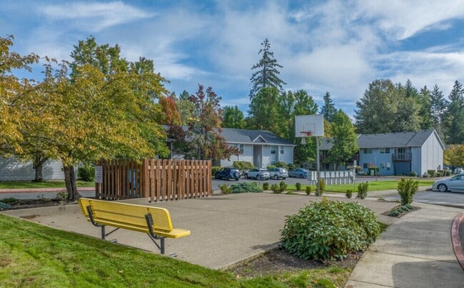 Building Photo - Lakeside Living in Corvallis - Affordable Comfort with Scenic Views!