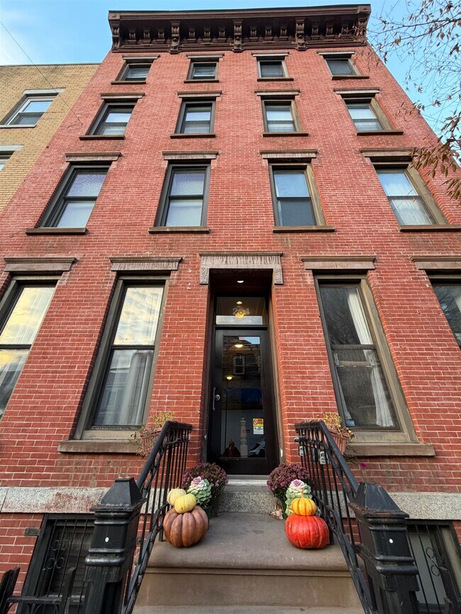 Foto del edificio - 264 3rd St