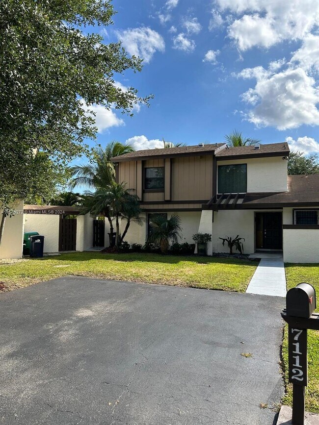 Building Photo - 7112 SW 127th Pl