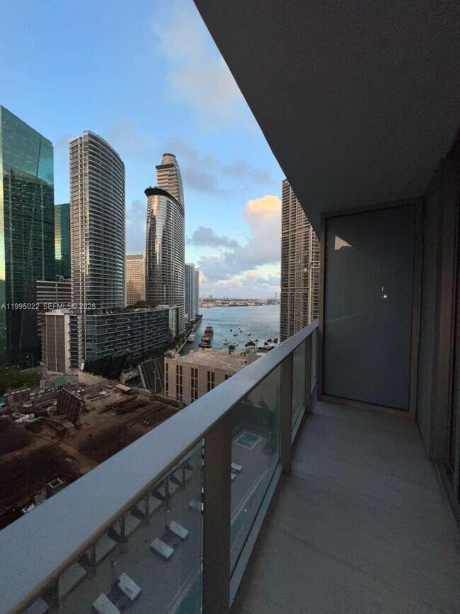 Foto del edificio - 77 SE 5th St