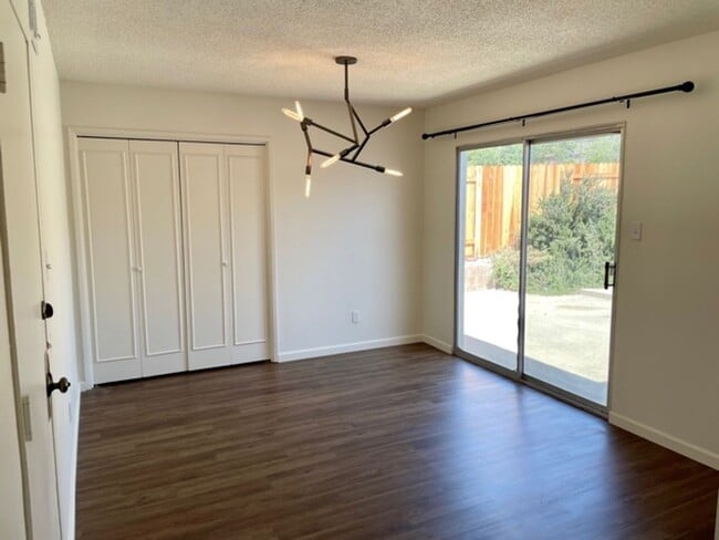 Foto del edificio - Renovated 3 Bedroom, 2 Bathroom Orcutt Area Home with Large Fenced Yard