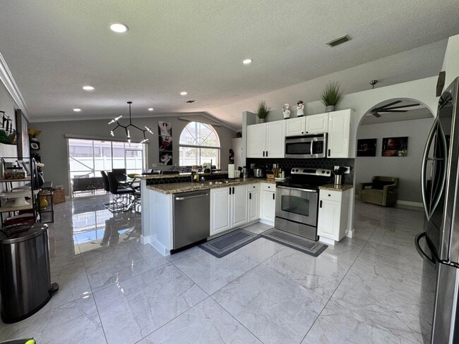 Building Photo - 18038 Rhumba Way