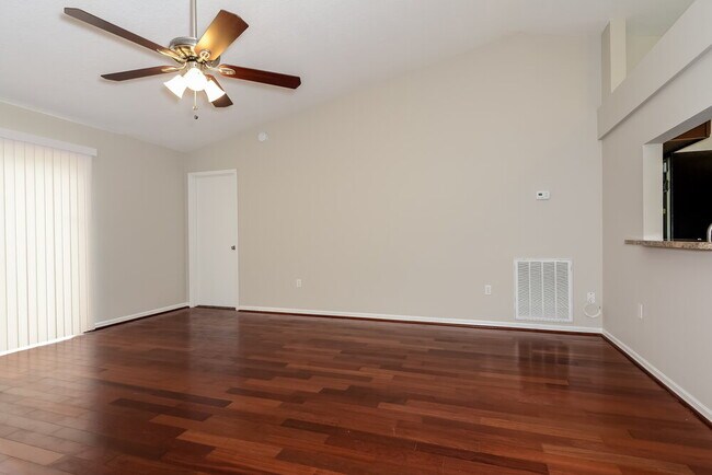 Foto del edificio - 7446 Briarbay Loop