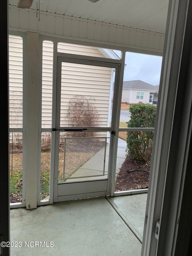 Foto del edificio - 3 Bed 3.5 Bath Townehome