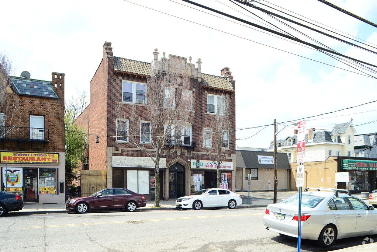 85 Anderson St, Hackensack, NJ 07601 Apartments in Hackensack, NJ