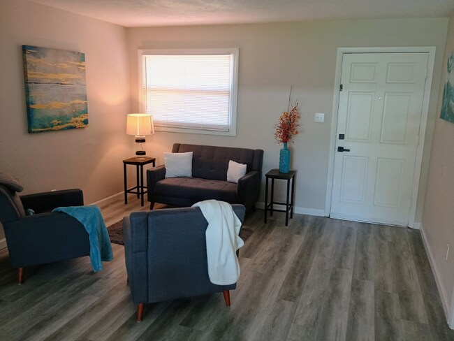 Foto del edificio - 5834 Forest Grove Blvd