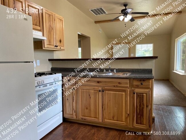 Building Photo - 432 S Birch-
