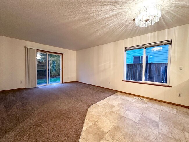 Building Photo - GREAT LOCATION!! 3bd/2ba Gresham home w/fe...