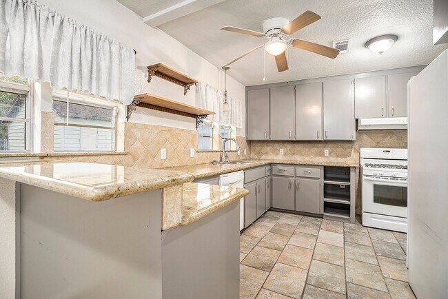 Foto del edificio - 1526 15th Ave N