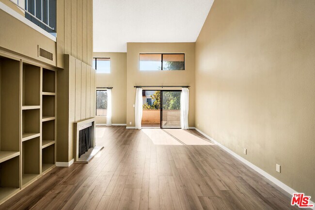 Foto del edificio - 1944 Glendon Ave