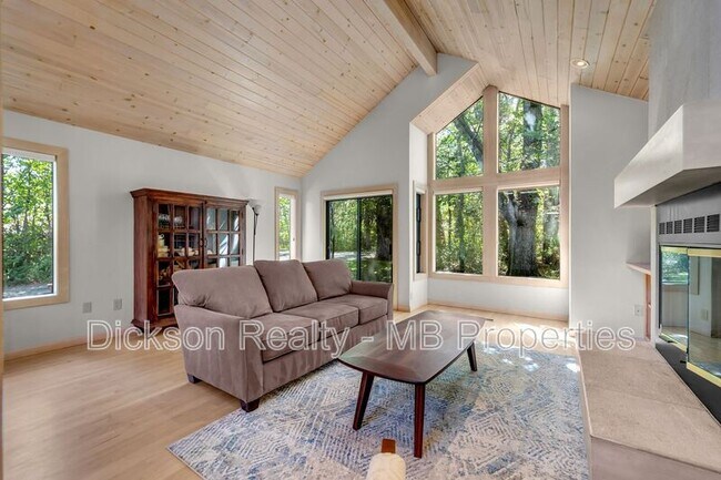 Foto del edificio - 2205 S Arlington Ave