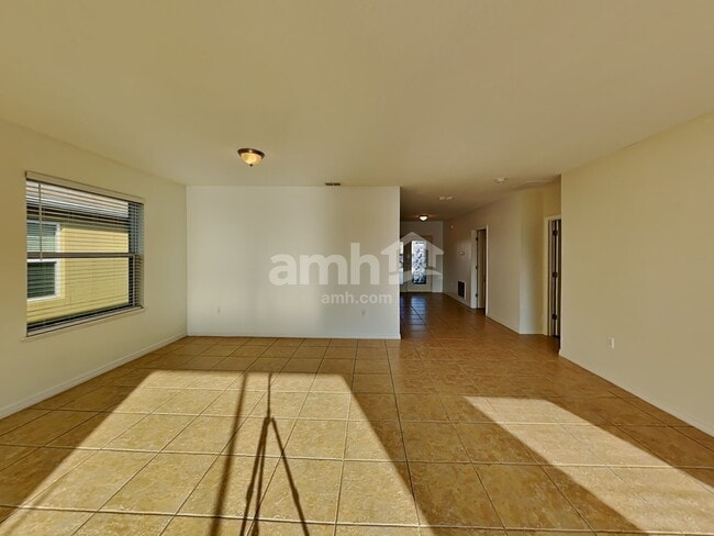 Foto del edificio - 5010 Windbourne Way