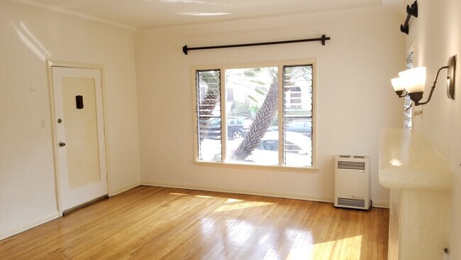 Foto del edificio - 349 N Genesee Ave