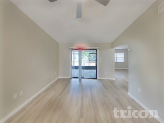 Foto del edificio - 13079 Spencer Ct