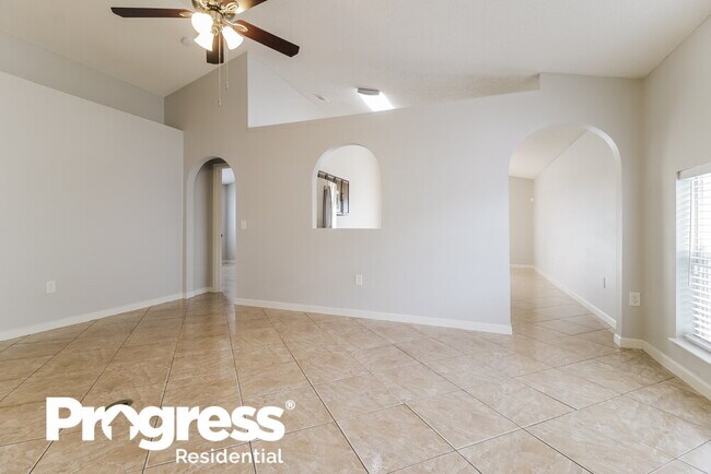 Building Photo - 384 Breezeway Dr