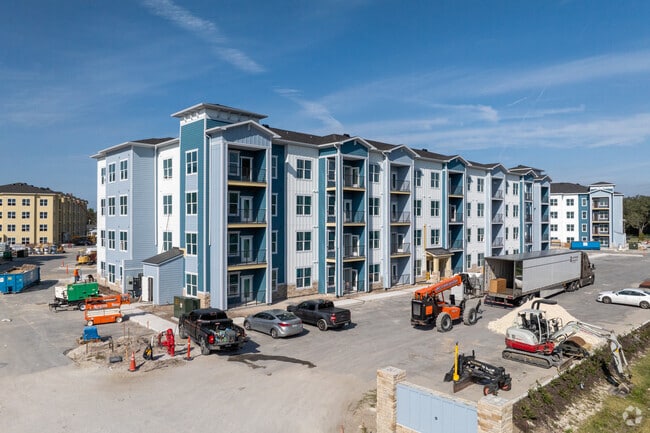 Building Photo - Garrett Gateway