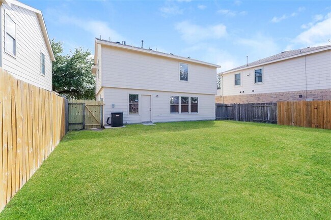 Building Photo - 15226 Blue Creek Ranch Dr