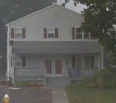 Foto principal - 942 Enfield St
