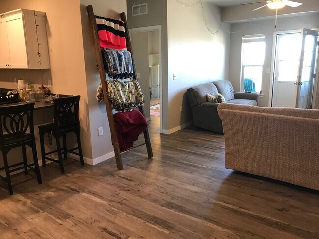 Spacious Living Area - 403 Taft Ave