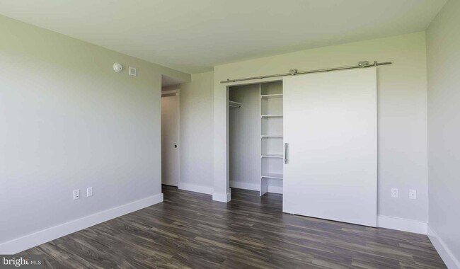 Foto del edificio - 2200 Benjamin Franklin PKWY Unit 3B-N1705