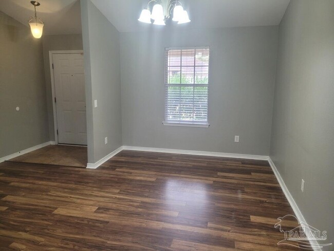 Building Photo - 5863 Chi Chi Cir