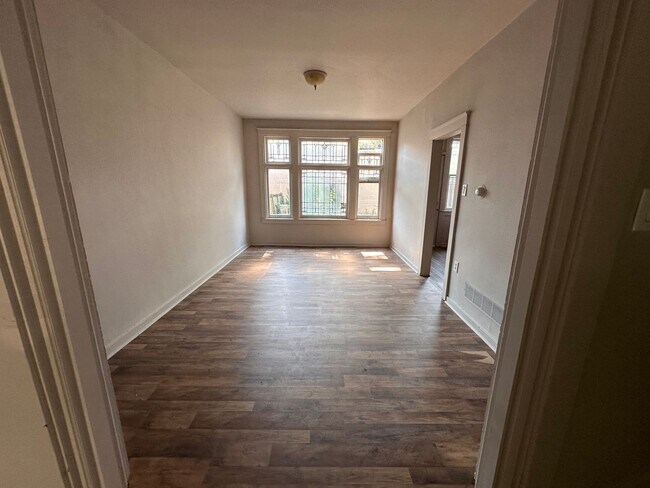 Foto del edificio - Beautiful Lancaster City 3 BR 1 1/2 Bath I...