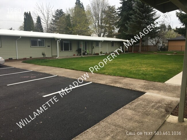 Building Photo - Spacious 1 Bedroom Apartment in West Salem...