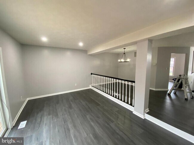 Building Photo - 24 Oak Crest Ct
