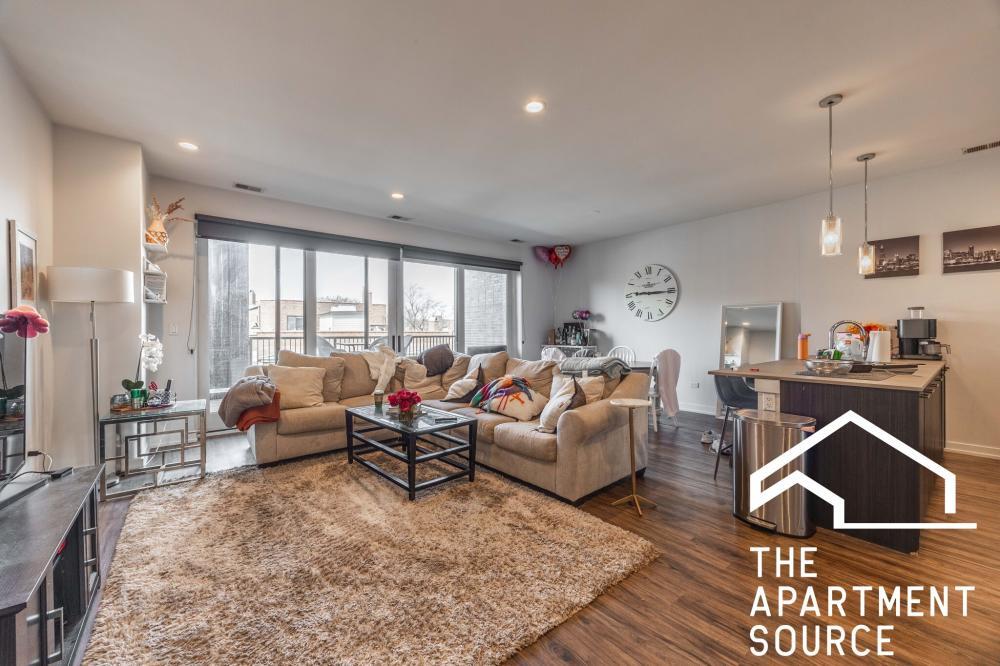 Foto principal - 4 bedroom in Chicago IL 60614