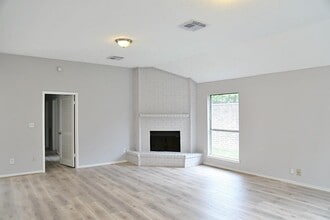 Building Photo - 2338 Sunset Trail