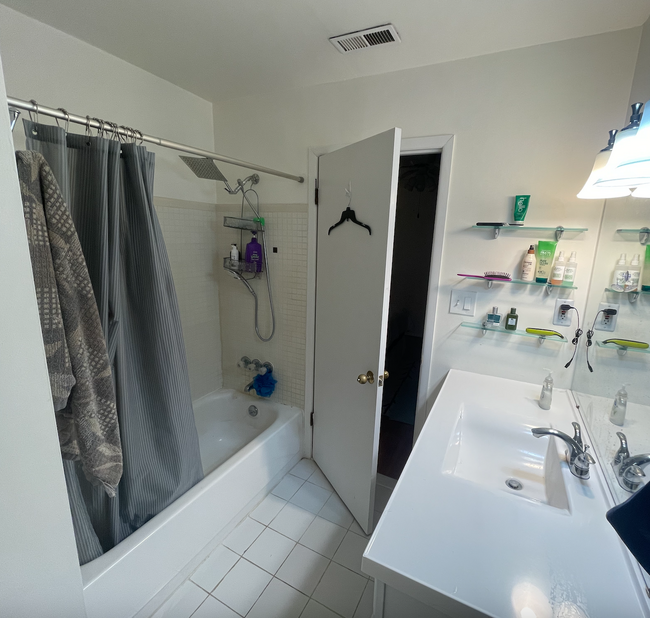 master bath - 505 E University Dr