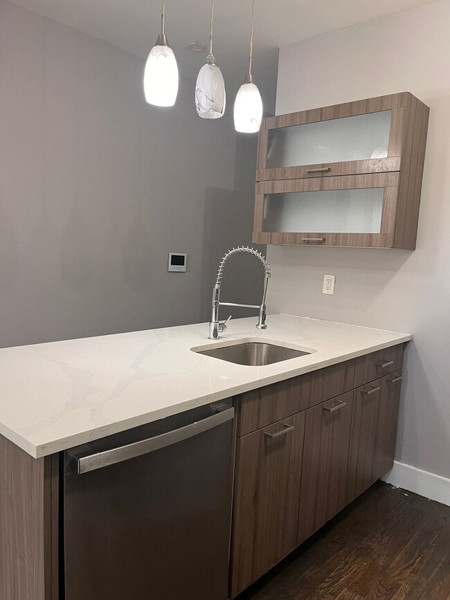 Building Photo - 271 Hancock Ave