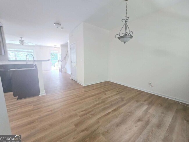 Foto del edificio - 1318 Guilderoy Ln