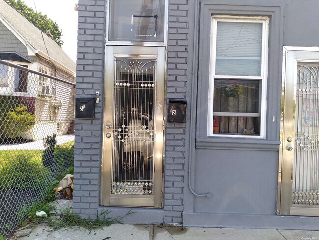 Foto del edificio - 109-15 Springfield Blvd