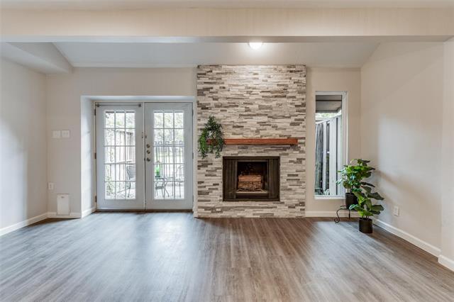 Foto del edificio - 3112 Pin Oak Ct