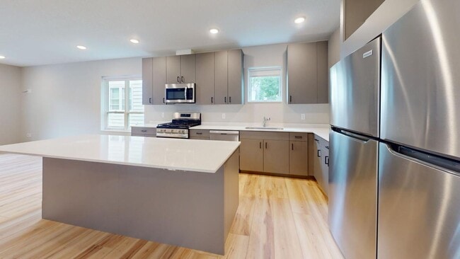 Foto del edificio - 718 13th Ave SE
