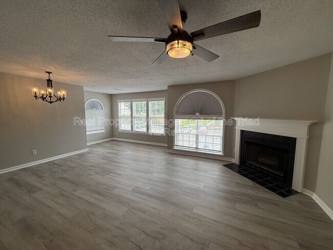 Foto del edificio - 521 Mill Pond Dr