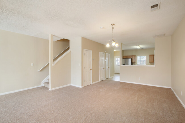 Foto del edificio - Lake view, 4b/2.5ba Jonesboro Townhome!!