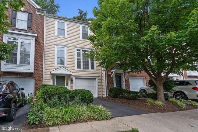 Foto del edificio - 4021 Fairfax Center Hunt Trail