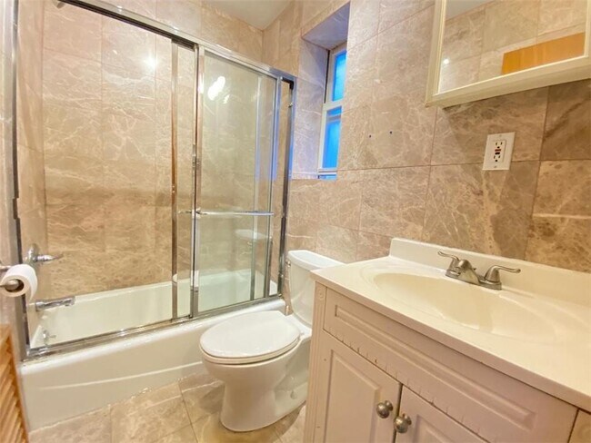 Foto del edificio - 147 Bay 40th St