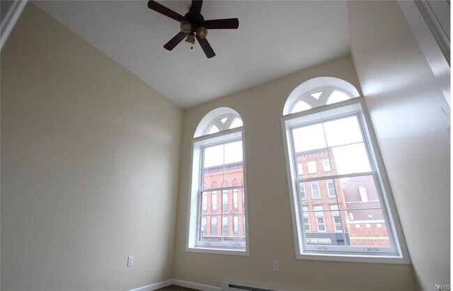 Foto del edificio - Village of Carthage 2 Bedroom / 1 Full Bath Completely Renovated Apartment