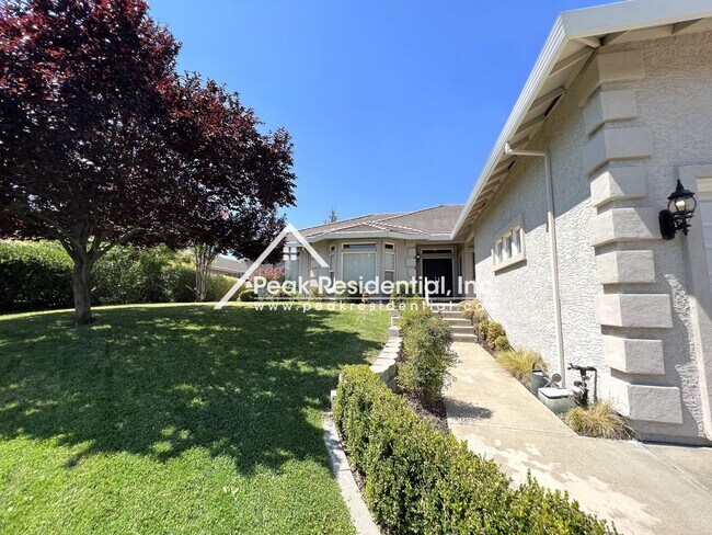 Foto del edificio - 4 br, 2.5 bath House - 5360 Hidden Glen Drive