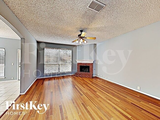 Foto del edificio - 7885 Parkmount Ct