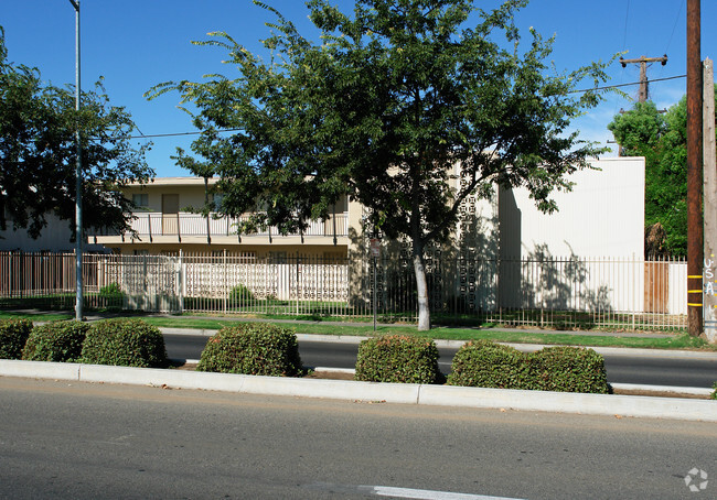 Building Photo - Cedar Palms Apartments