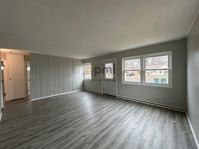 Building Photo - 3340 Kenwood St