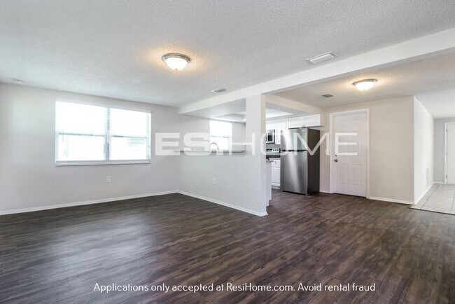 Building Photo - 6027 11th Ave