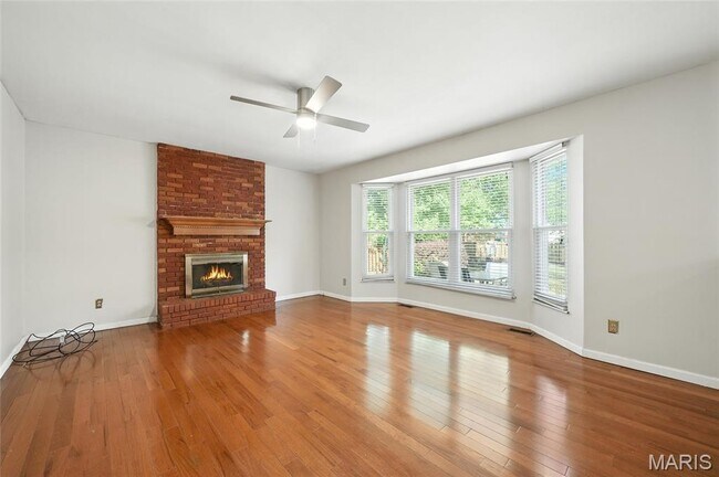 Foto del edificio - 1043 Oakwood Farms Ln